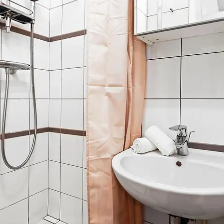 Bnbnova - Near Trocadero & Champs - Elysees & Eiffel Tower Apartment